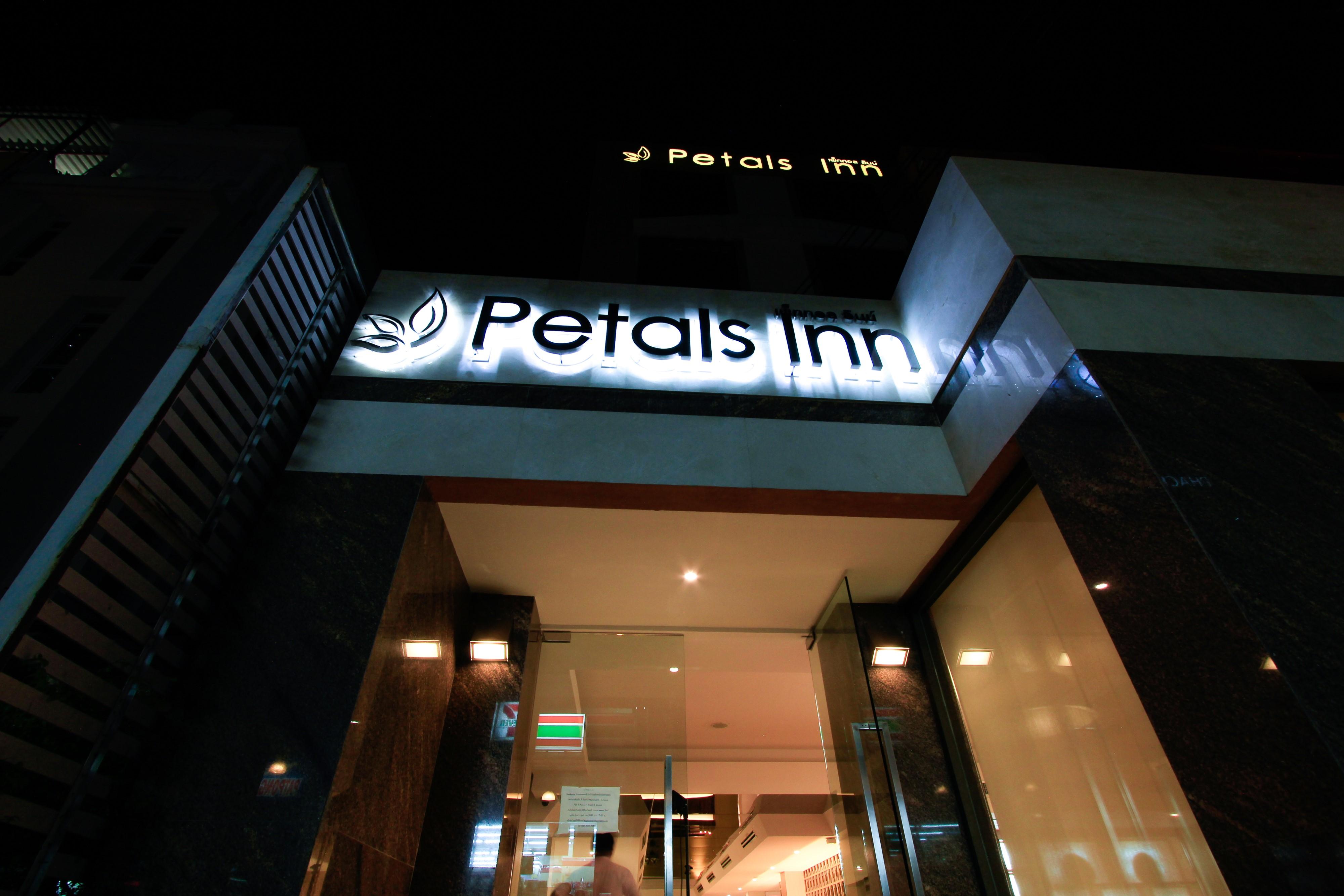 Petals Inn Banguecoque Exterior foto
