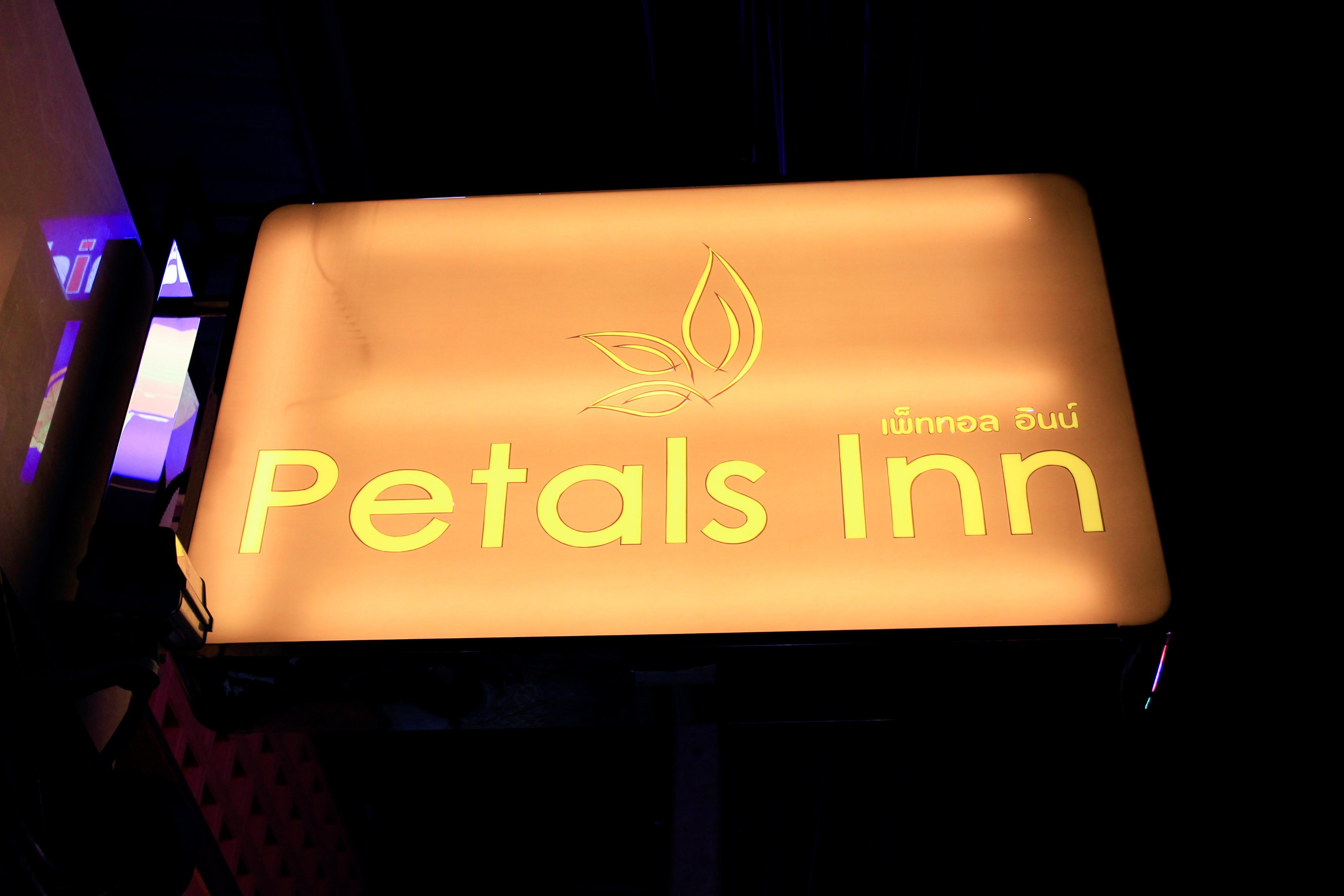 Petals Inn Banguecoque Exterior foto